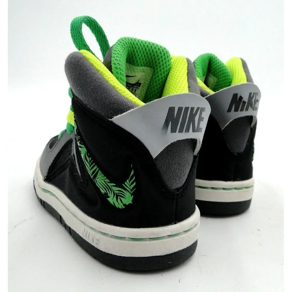 Nike court invader